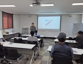 7월 21일(화)부터 23일(목)까지 3일간, 게이트웨이 참여자들의 안정적인 사업 참여를 지원하기 위해 기초 교육을 진행했습니다.이번 교육에서는 센터 이용 안내와 자활사업의 전반적인 흐름을 이해하고, 참여 과정에서 필요한 기본 사항을 함께 안내했습니다.참여자분들이 새로운 환경에 잘 적응하고, 차분히 첫걸음을 내딛을 수 있도록 지속적으로 지원해 나가겠습니다.