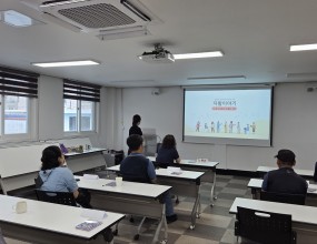 ﻿6월 24일(수)부터 26일(금)까지 3일간, 게이트웨이 참여자들의 안정적인 사업 참여를 지원하기 위해 기초 교육을 진행했습니다.이번 교육에서는 센터 이용 안내와 자활사업의 전반적인 흐름을 이해하고, 참여 과정에서 필요한 기본 사항을 함께 안내했습니다.참여자분들이 새로운 환경에 잘 적응하고, 차분히 첫걸음을 내딛을 수 있도록 지속적으로 지원해 나가겠습니다.