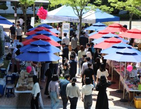 경상남도와 함께하는 가정의 달 맞이 자활생산품 특판전 참석 - 일시 : 2024년 5월 3일, 금, 오전 10시부터 오후 4시까지 - 장소 : 경상남도 도청 - 첨석사업단 : 참좋아건강즙, 맘스공방, 카페 102사업단 